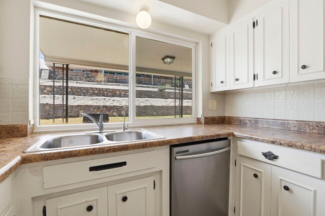 Building Photo - 3329 Old Spanish Trail