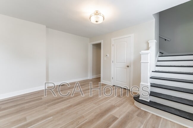 Building Photo - 1601 Villa Ave