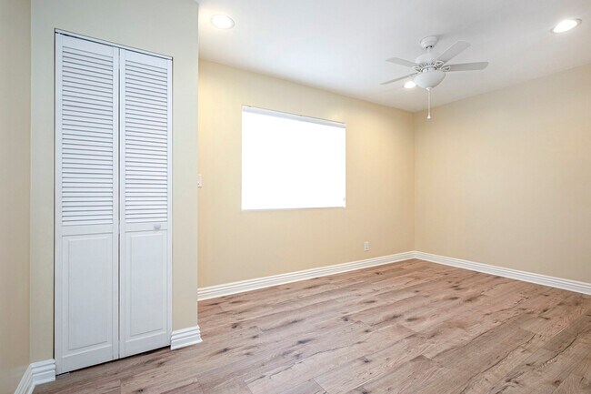 Building Photo - 10955 Burnet Ave