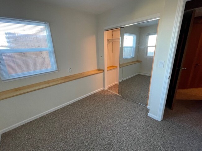 Building Photo - Coming Soon! Rare mid-century light filled...