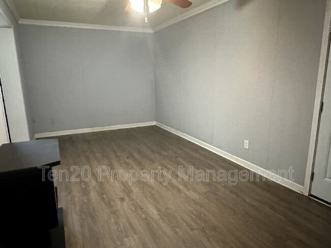 Building Photo - 6219 Stoneway Dr