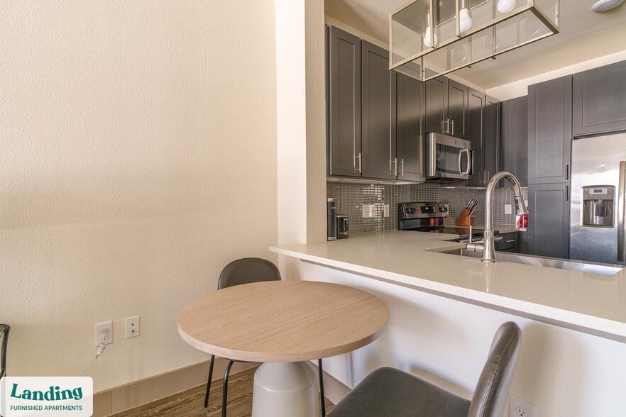 Building Photo - 300 Enclave Dr