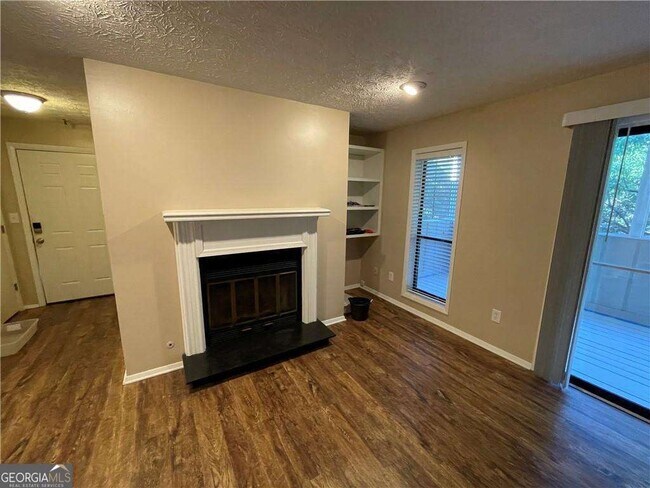Building Photo - 803 Wynnes Ridge Cir SE