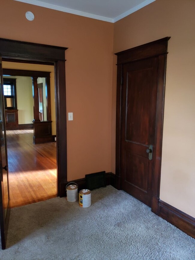 Building Photo - Beautiful 3 bedroom