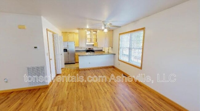 Building Photo - 203 W Jordan St