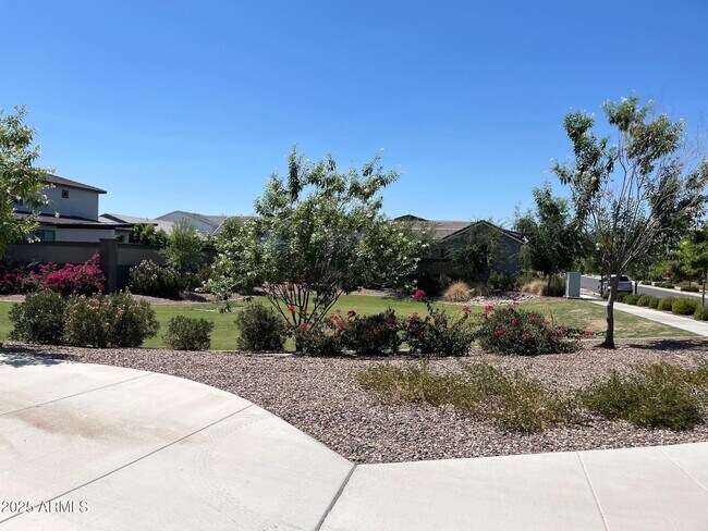 Building Photo - 22638 E Saddle Way