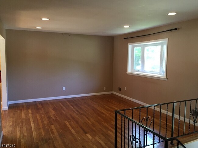 Building Photo - 27 Haddon Rd