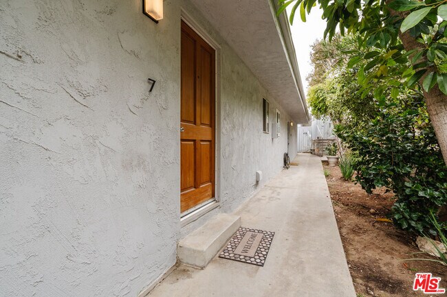 Building Photo - 18203 Coastline Dr