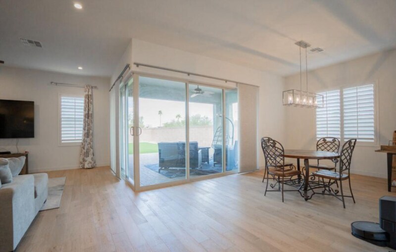 Building Photo - 3418 E Valencia Dr
