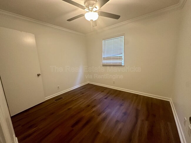 Building Photo - 1763 Whiteoak Rd