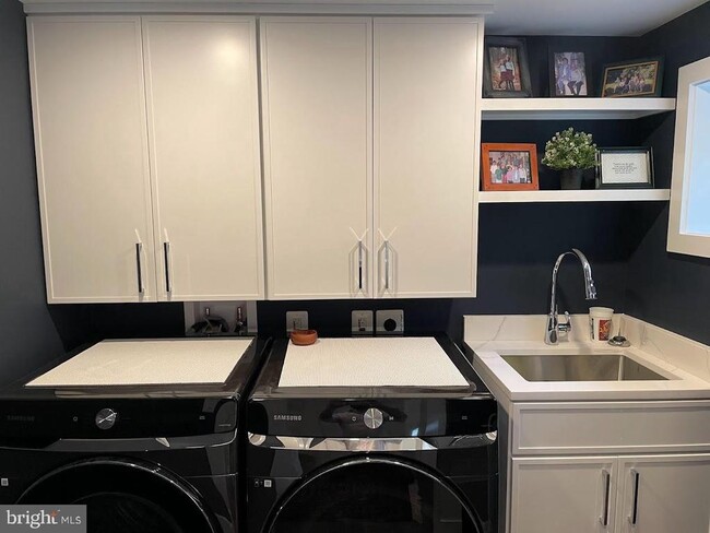 Building Photo - 7308 Idylwood Rd