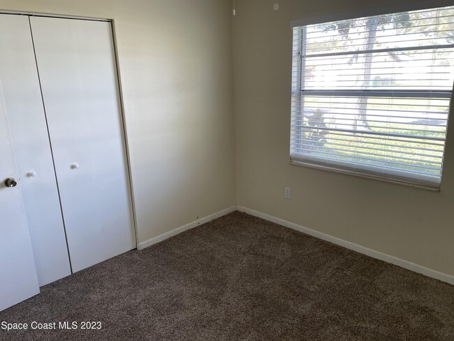 Building Photo - 284 Sylvia Rd