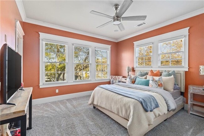 Building Photo - 2125 Cooper Lake Dr SE