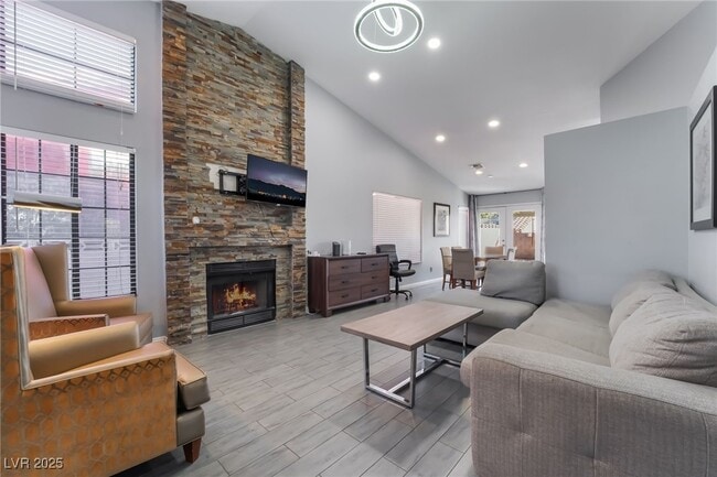 Building Photo - 7076 Gunslinger St