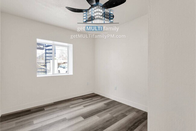 Building Photo - 1006 E Pasadena Ave