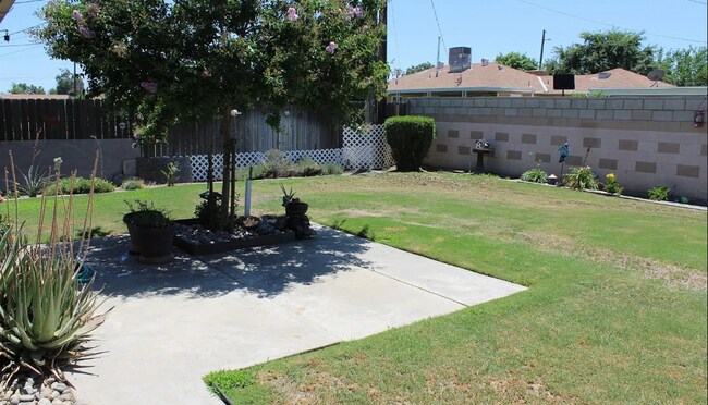 Building Photo - 2107 Rose Marie Dr