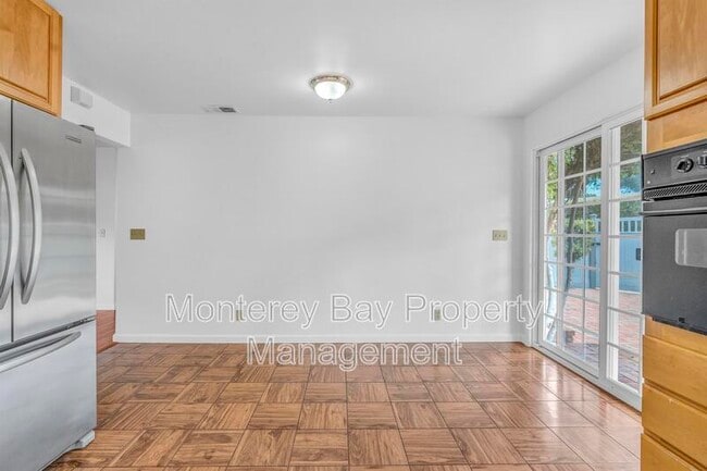 Building Photo - 2937 Lupin Ln