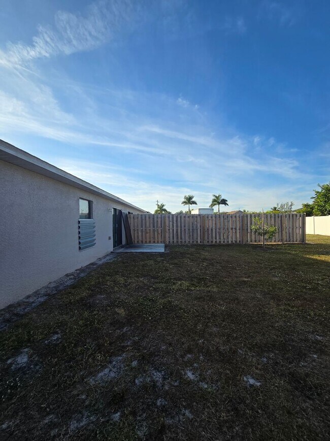 Building Photo - 3024 Skyline Blvd