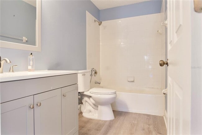 Building Photo - 10216 Oak Crest Rd