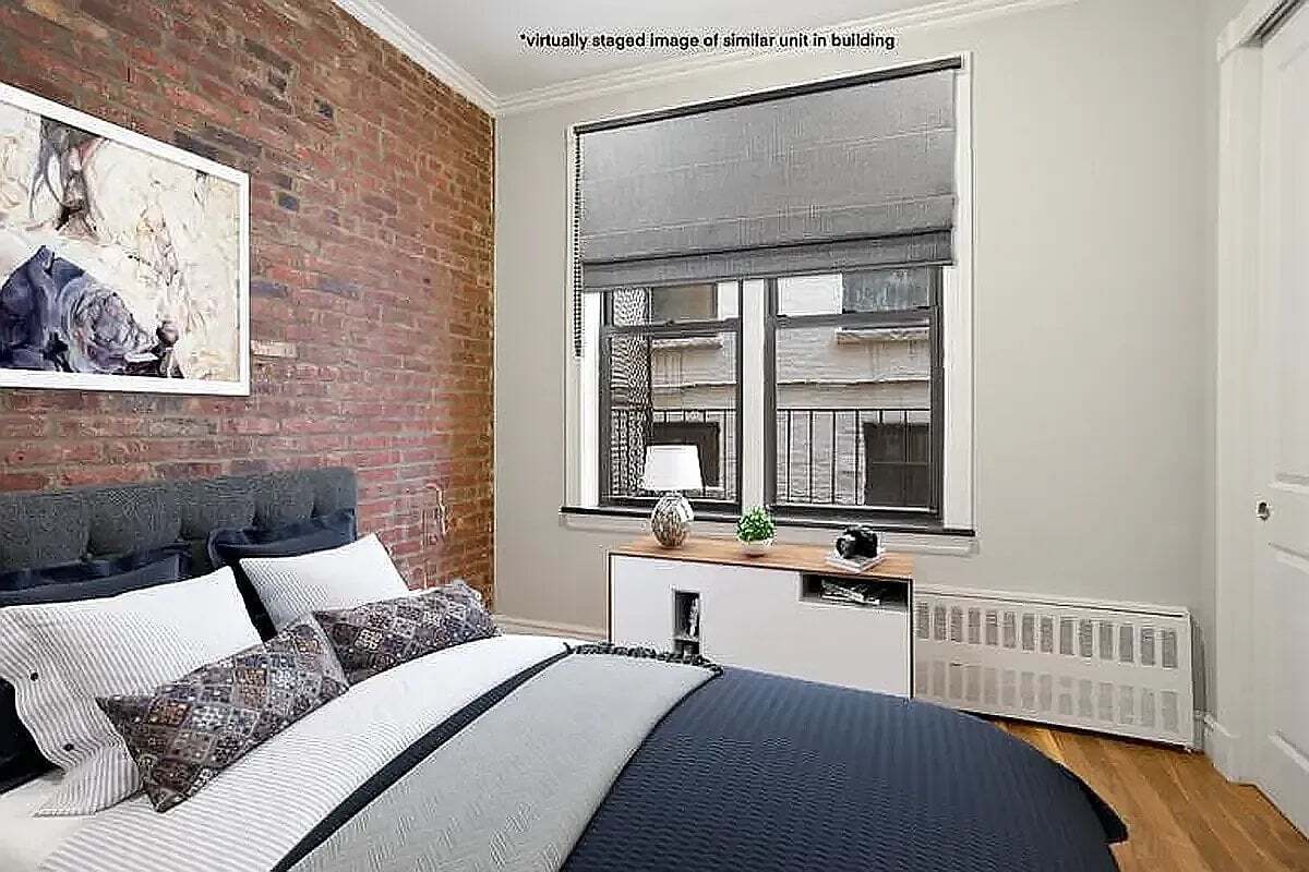 Building Photo - 350 W 21st St