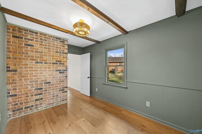 Building Photo - 8003 Brookfield Cir SE