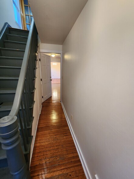 Building Photo - 95 3rd Ave