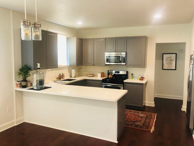 Building Photo - 1618 Enfield Rd