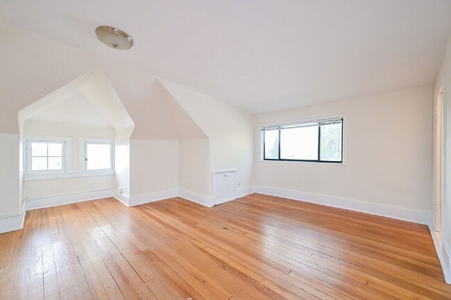 Building Photo - 1650 N Gaylord St