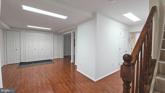 Building Photo - 10 Forest Brook Ct