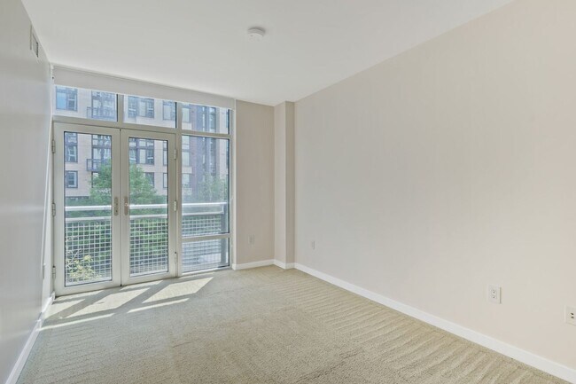 Building Photo - Modern 2br/2ba at Navy Yard