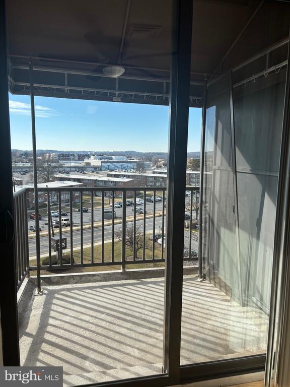 Building Photo - 3450 Toledo Terrace