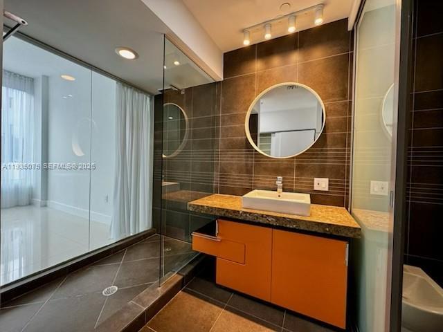 Building Photo - 2100 Park Ave