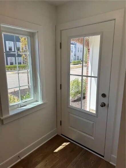 Building Photo - 607 Carlton Ln