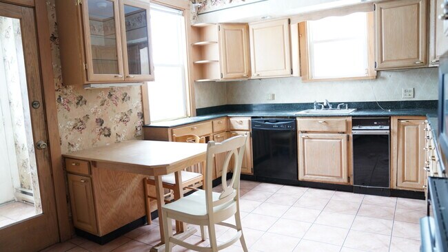 Building Photo - 6345 Morrowfield Ave