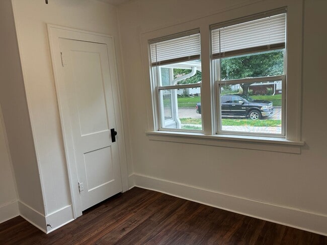 Building Photo - Remodeled 2 Bedroom House for Rent