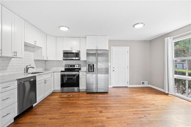 Building Photo - 2179 Beech Valley Dr