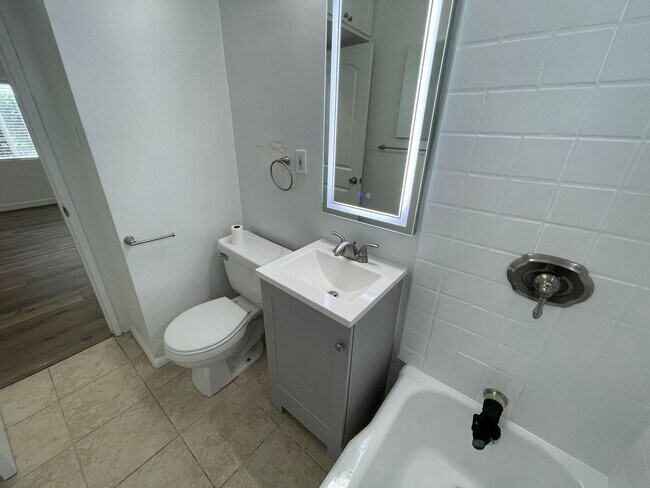 Building Photo - 4962 S Centinela Ave