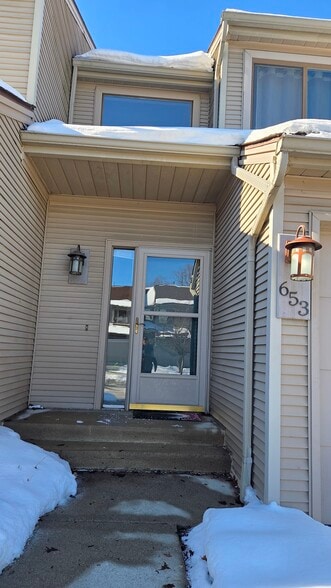 Building Photo - 653 Glasgow Ct