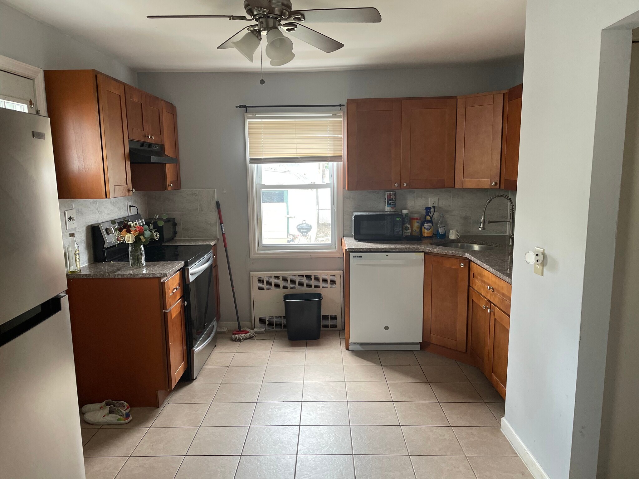 Common area shared Kitchen - 976 Jerusalem Ave