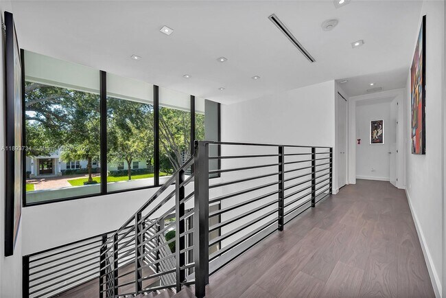 Building Photo - 5921 SW 87th St