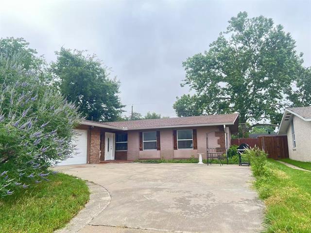 Primary Photo - 806 Woodland Way