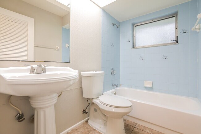 Building Photo - 17145 Urban Ave