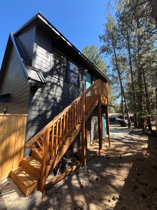 Building Photo - Spectacular BRAND NEW 1-bed/1-bath apartment with Mt Views! ***Utilities included!***