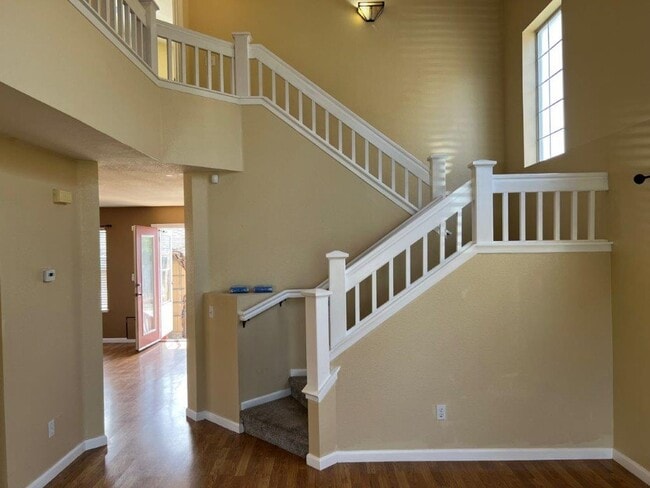 Building Photo - Modern 4 Bedroom 3 Bath Close to Marina Suisun City *Star Rentals