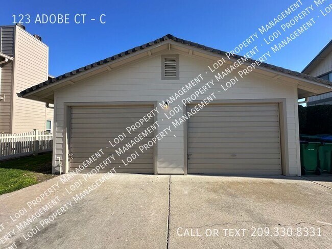 Building Photo - 123 Adobe Ct