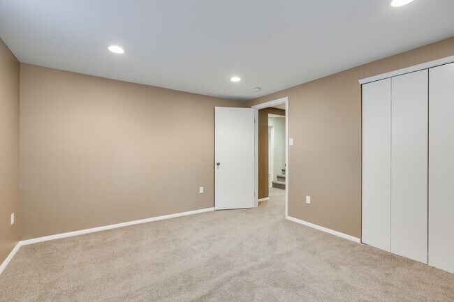 Building Photo - 3225 S Newton St