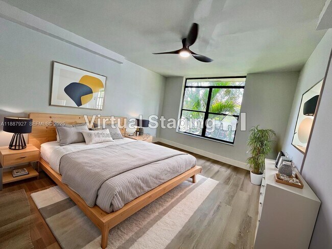 Building Photo - 3680 Inverrary Dr