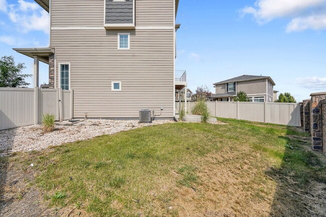 Building Photo - $2,795.00 - 3 Bedrooms, 2.5 Bathrooms, Sin...