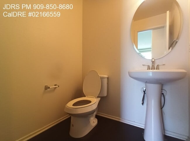 Building Photo - Upland 3 Bedroom Condo