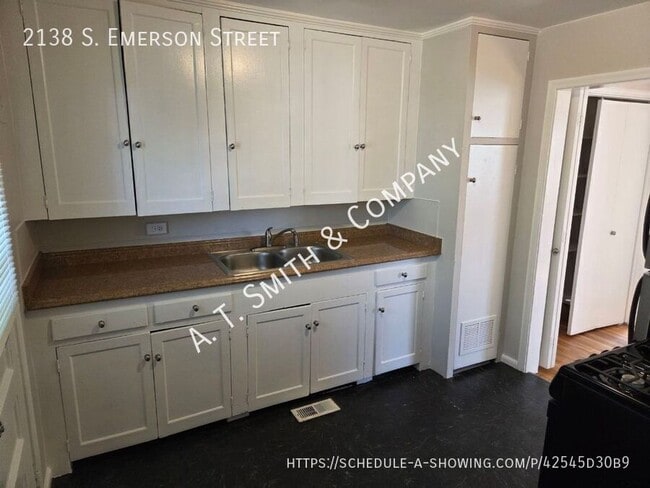 Building Photo - 2138 S Emerson St